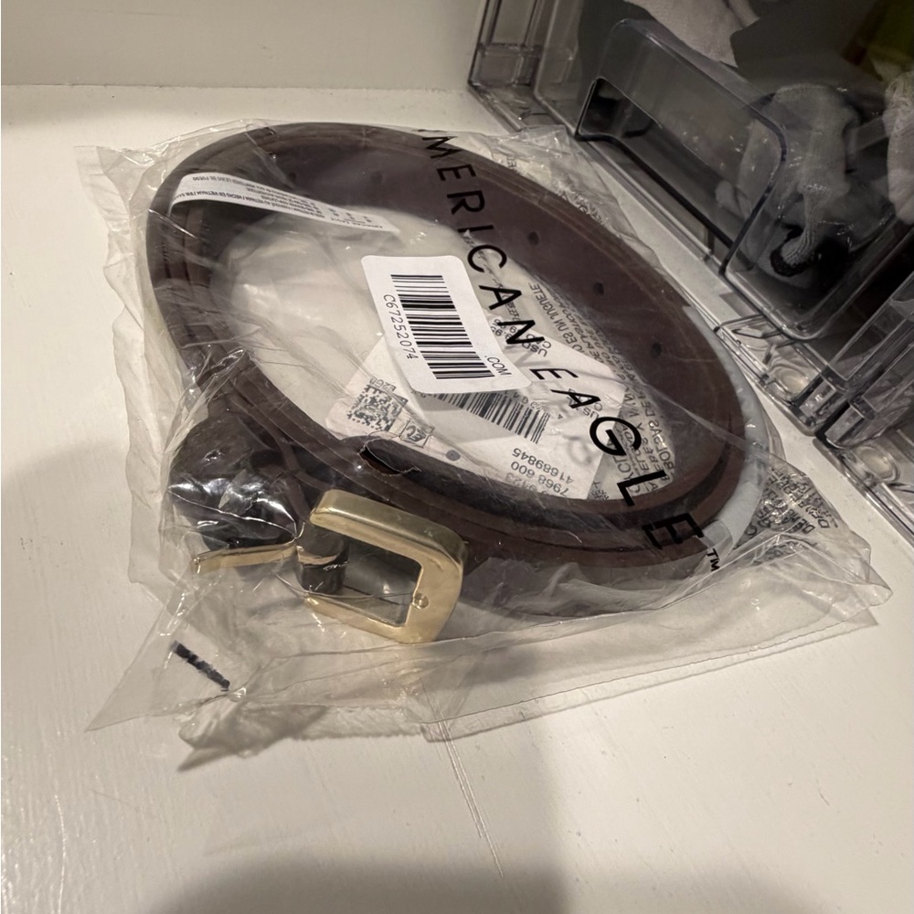 American Eagle 🦅 Skinny Leather Belt - Picture 5 of 10